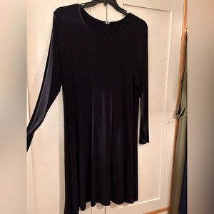 Old navy black long sleeve T-shirt shirt. Size Xl. Good condition.